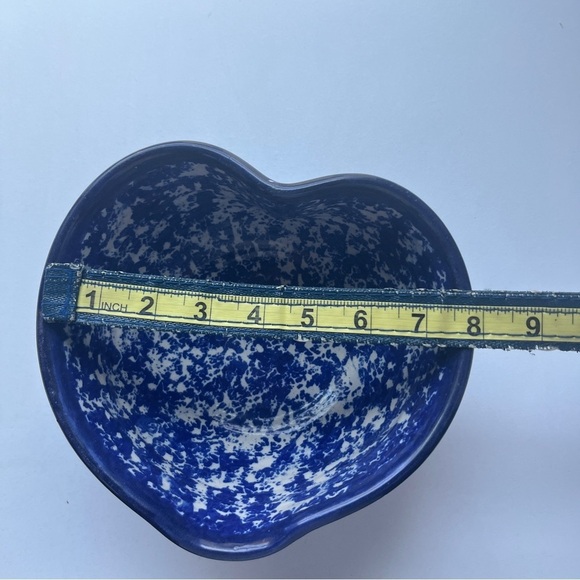 Blue & White Spongeware Heart Shaped Bowl, Studio Pottery Signed - Picture 5 of 7